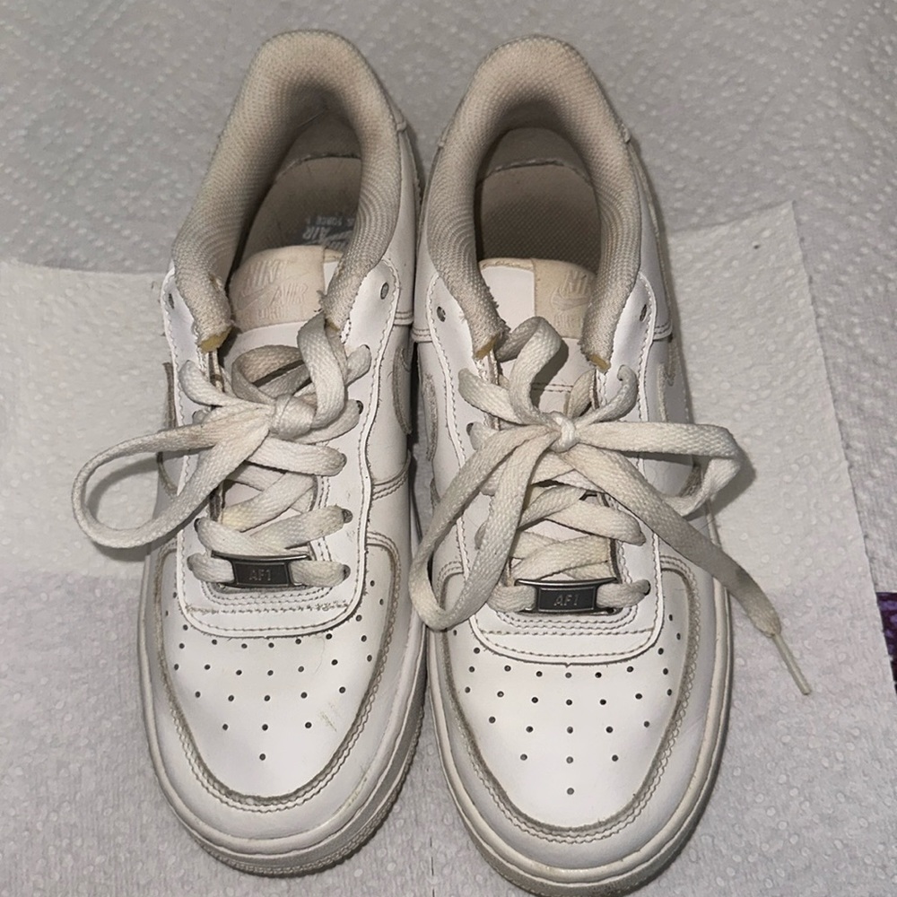 Used Nike Big Kids Airforce Ones size 5Y